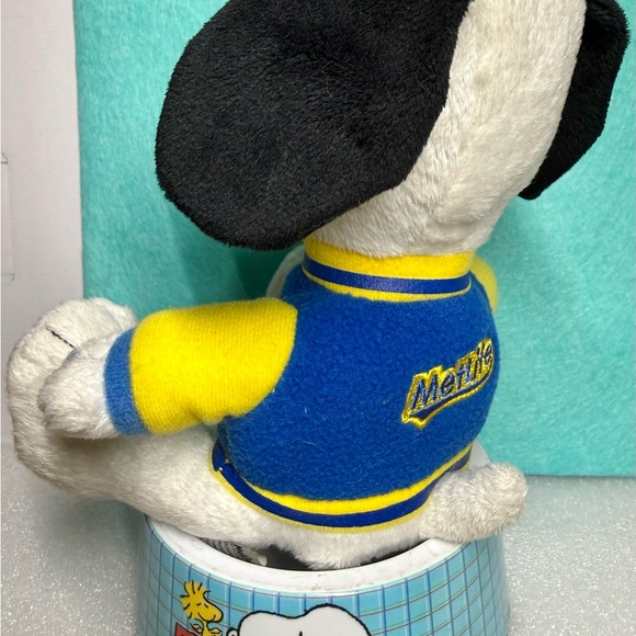 2011 MetLife Snoopy Plush in Letterman Jacket with small Snoopy dog dish - Picture 4 of 6